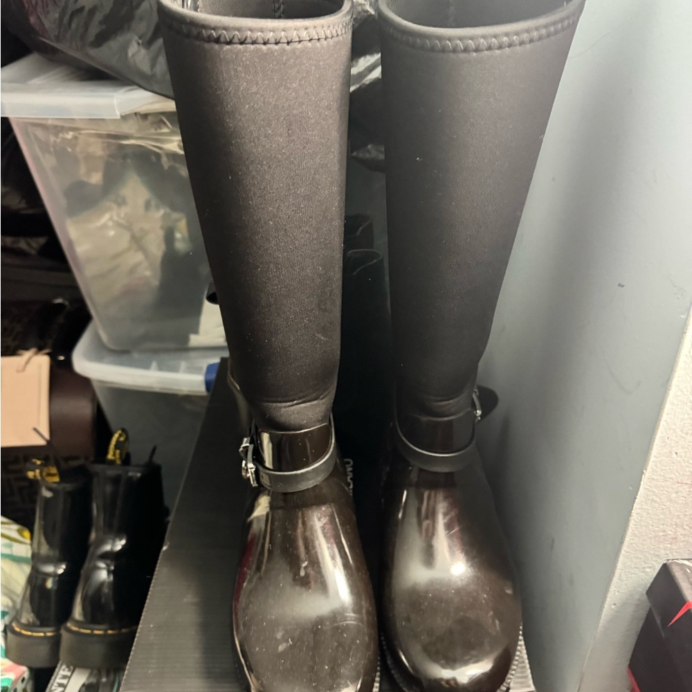 Michael Kors Tall Rain Boots Size 7 - Picture 3 of 4
